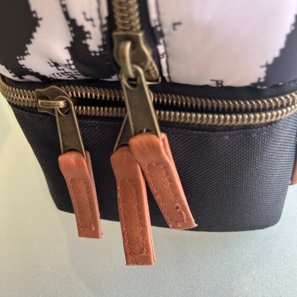 EMMA & CHLOE Double Section Trailmaker insulated Lunch Bag - Picture 4 of 5